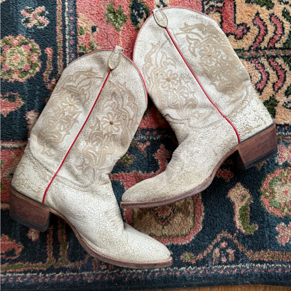 Justin vintage Cream Western embroidered flowers, cowboy Boots Sz 8.5